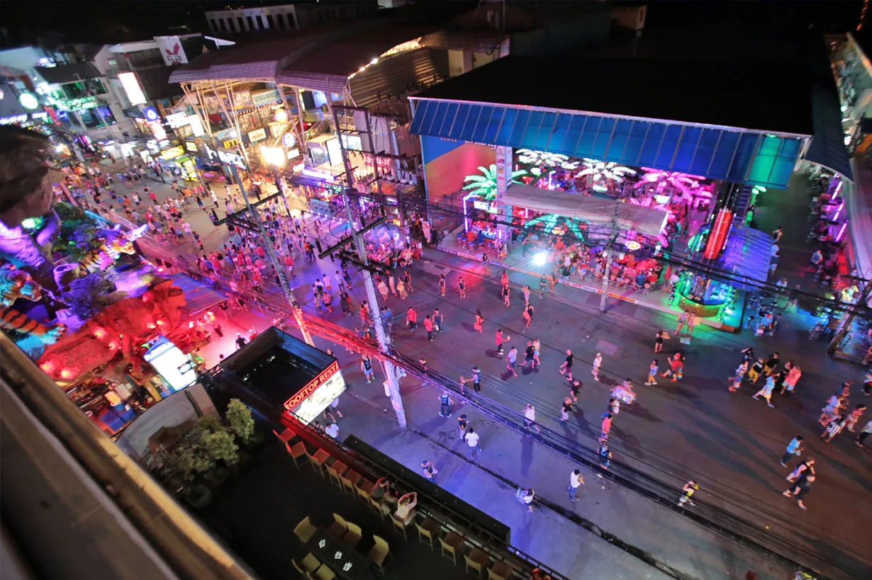 Phuket Gece Hayatı ve Nerelere Gidilir